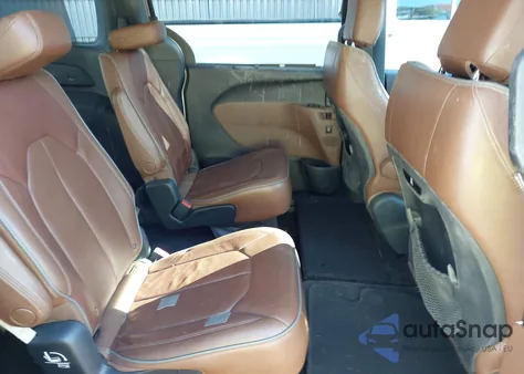 2017 Chrysler Pacifica Limited z USA, uszkodzony, nr VIN 2C4RC1GG2HR504235